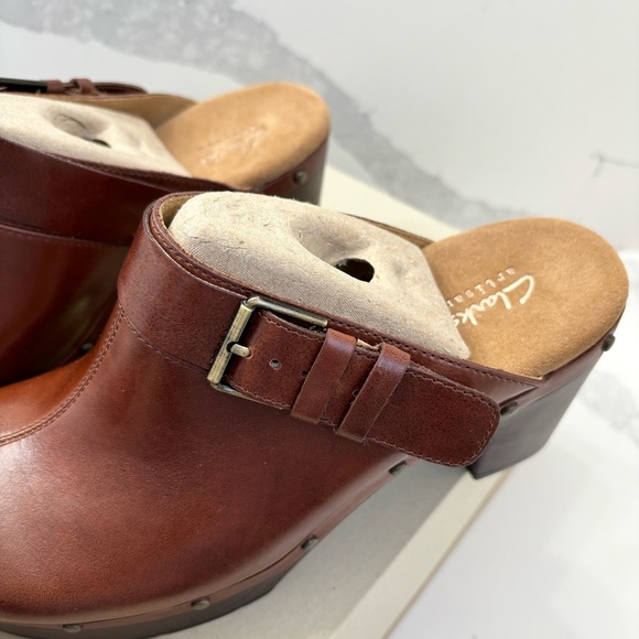 Clarks Ledella York Mules Heeled Tan Leather Slip On Women's Size 10 M - Picture 4 of 7